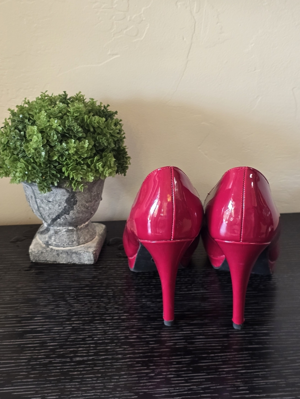 Worthington Raspberry Red Heels Pumps Size 9 - Picture 3 of 5